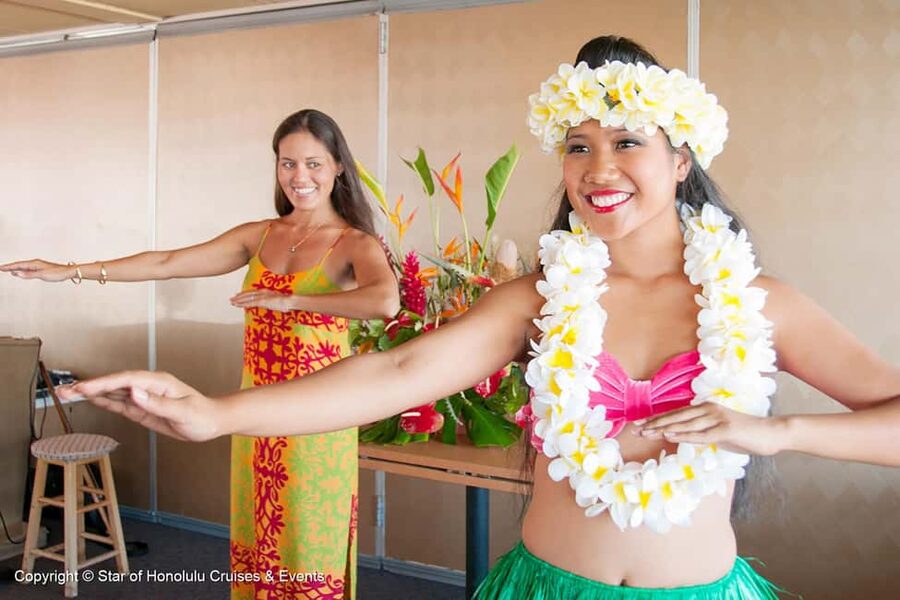 Honolulu: Pacific Star Sunset Buffet and Show - What $139 Covers, and Why It Can Be Good Value