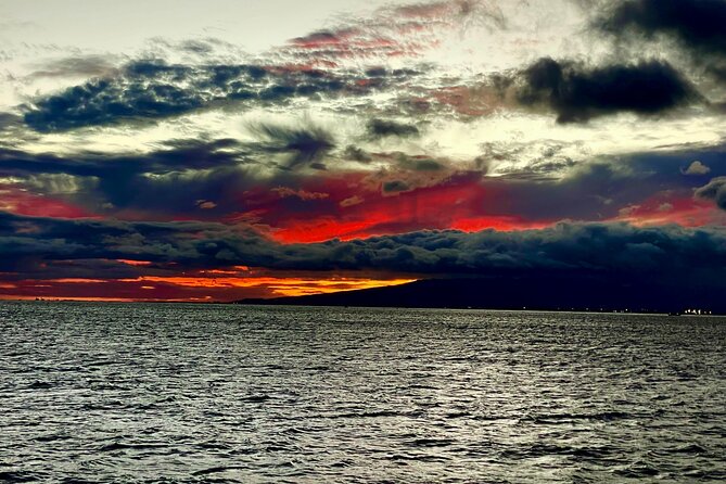 Honolulu Sunset Dinner Cruise with Friday Fireworks Show - Motion, weather, and what can make the ride feel rough