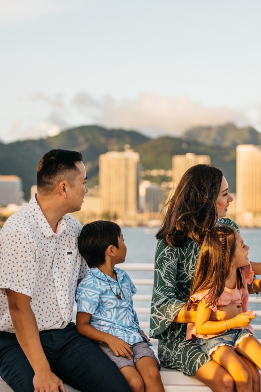 Honolulu: Waikiki Sunset and Cocktail Cruise - Should you book the Honolulu Waikiki Sunset and Cocktail Cruise?