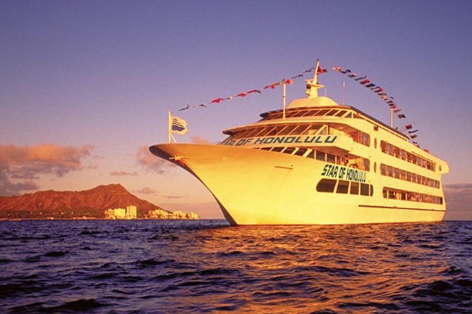 Independence Day Cruise - Star of Honolulu: A big ship with a holiday feel