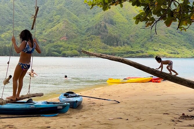 Kahana Bay River to Ocean: Kayak and Stand Up Paddle Board Rental - Paddling the River: Calm Water, Narrow Turns, and Easy Stops
