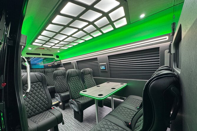 Luxury Sprinter Transfer Airport, Waikiki and Cruise Terminal - How the Texting, Flight Tracking, and Wait Times Work