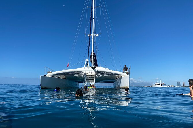 Moana’s Swim’n’Sail Cocktail Cruise Along the Waikiki Coast - Why this catamaran escape beats another Waikiki beach day