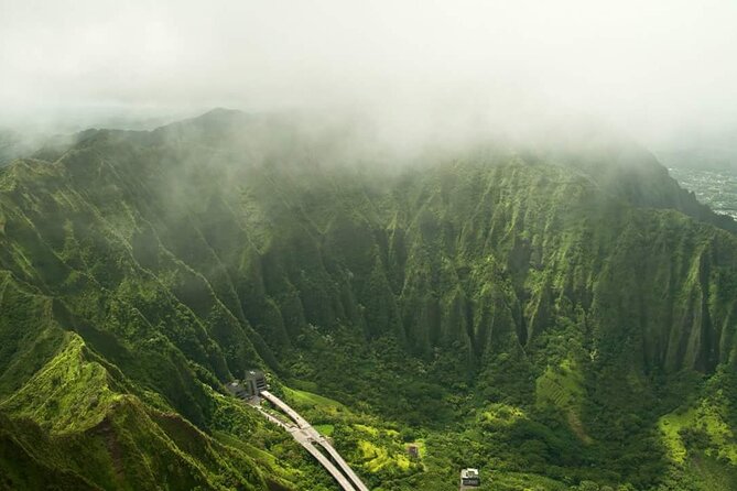 O‘ahu Highlights Private Guided Tour: Landmarks & Architecture - Nuʻuanu Pali Lookout and the H-3 tunnel: cliff drama plus engineering