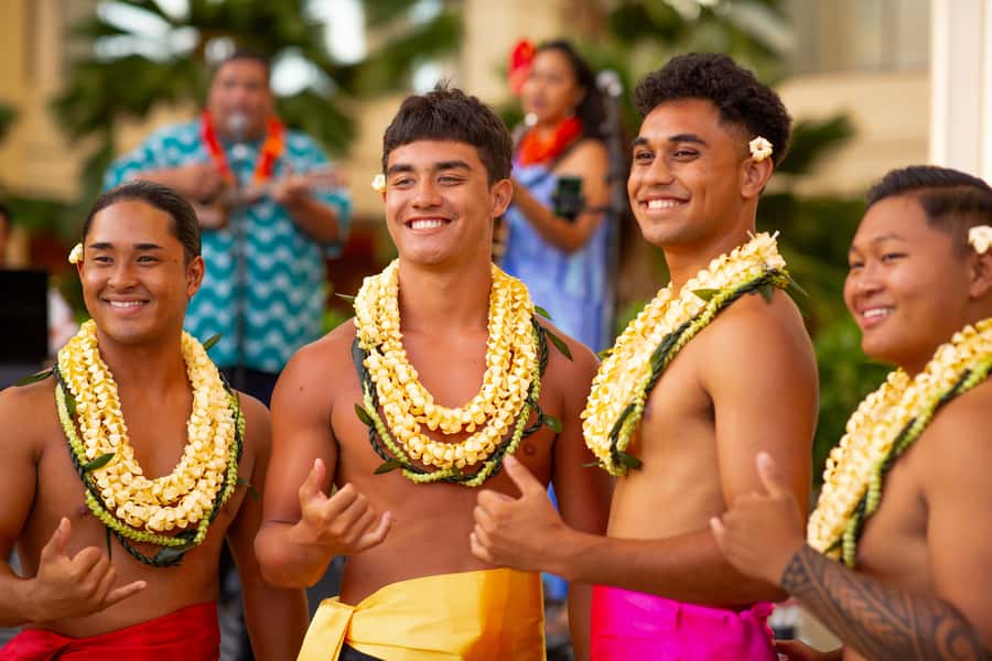 Oʻahu: Nā Lei Aloha Lūʻau & Dinner or Cocktail Show Option - Why Nā Lei Aloha Lūʻau in Waikiki feels like the real thing