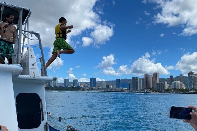 Oahu 5-in-1 Deluxe Cruise: Turtle Snorkeling & Ocean Activities - Snacks, Soft Drinks, and the Real Meaning of Value