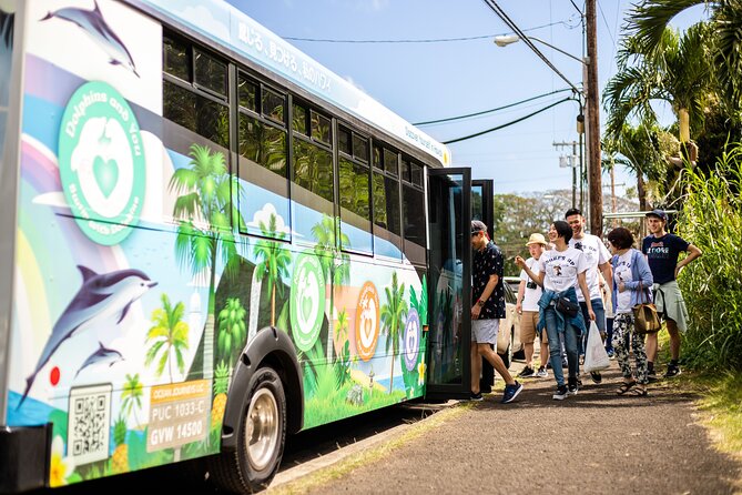 Oahu Circle Island Full Day Tour with Scenic Stops & Local Foods - The first stop: Treasures and You, Kona coffee, and a fun photo zone