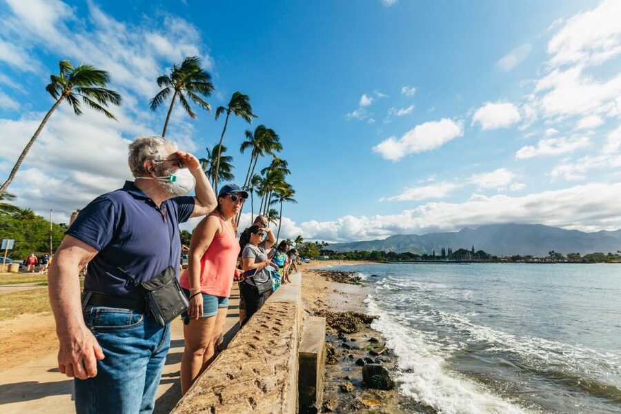 Oahu: Circle Island Tour with Lunch & Waimea Waterfall - Valley of the Temples and Byodo-In: a calm stop with real photographic payoff