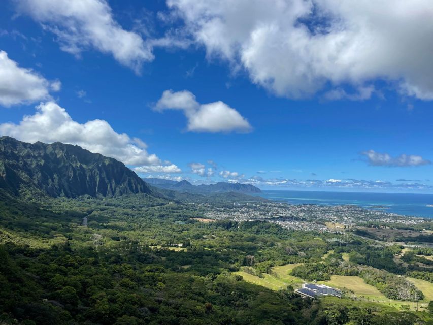 Oahu: Hidden Hawaii Waterfall Hike and Beach Tour - The 1,200-foot viewpoint stop: Nuuanu Pali in a short window
