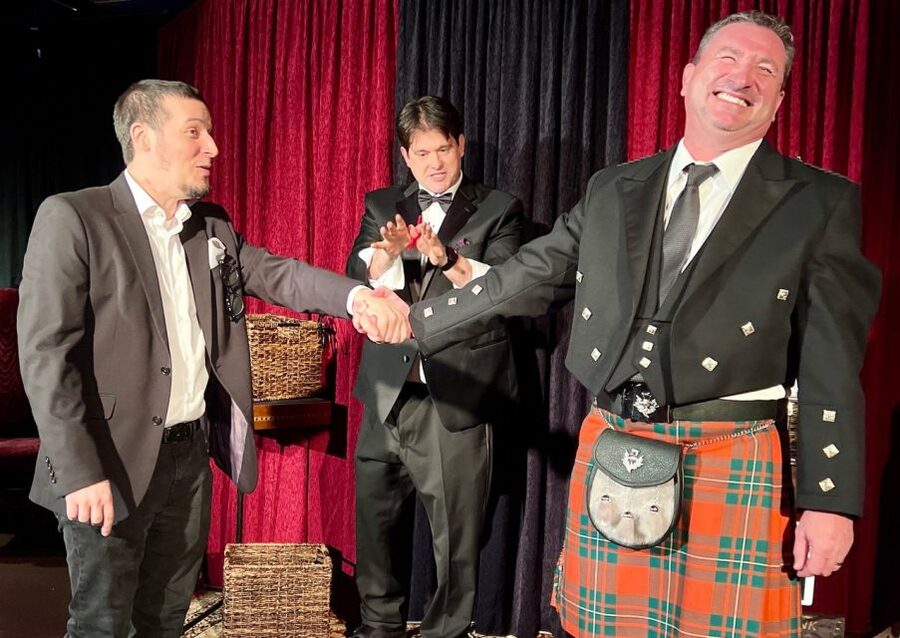 Oahu: Hilton Waikiki Beach Hotel Magical Mystery Show - Museum of Curiosities and the Portal Escape Room Twist