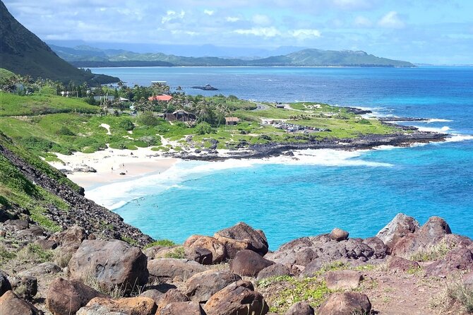 Oahu Island Sightseeing and Food Combo Tour - Tropical Farms macadamia tastings and Kualoa’s Mokolii photo moment