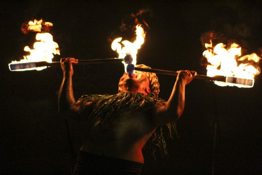 Oahu: Ka Moana Luau Dinner and Show at Aloha Tower - Drinks, Mai Tai options, and how the bar works