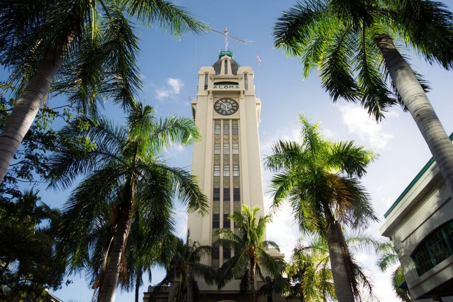 Oahu: Ka Moana Luau Dinner and Show at Aloha Tower - Seating upgrades and the celebrity experience reality check