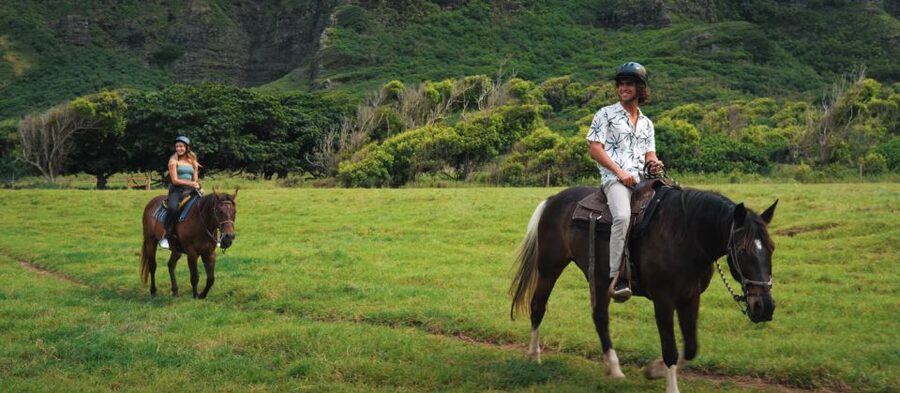 Oahu: Kualoa Hills and Valleys Horseback Riding Tour - Who should book this tour, and who should skip it