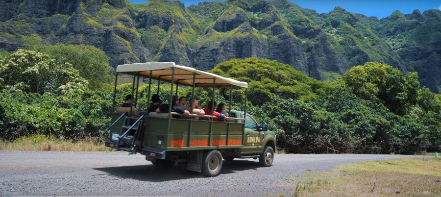 Oahu: Kualoa Jurassic Movie Set Adventure Tour - Props, memorabilia, and your best photo stops