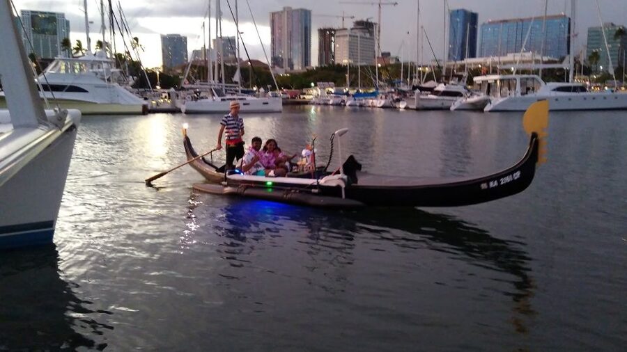 Oahu: Luxury Gondola Cruise with Drinks and Pastries - FAQ