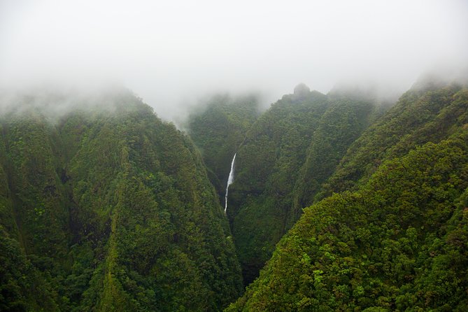 Oahu: Magnum PI Hughes 500 4-Passenger Doors-Off Helicopters - Price and Value: What $420 Buys in 50 Minutes of Real Oahu