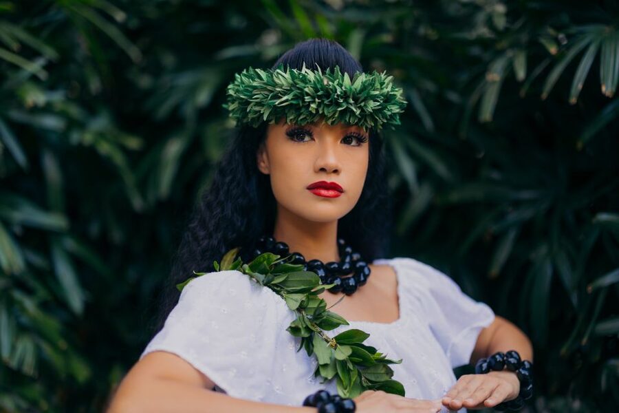 Oahu: Pa'ina Luau Waikiki at Waikiki Beach Marriott Resort - Fire knife dancing finale and the cast meet-and-greet photos