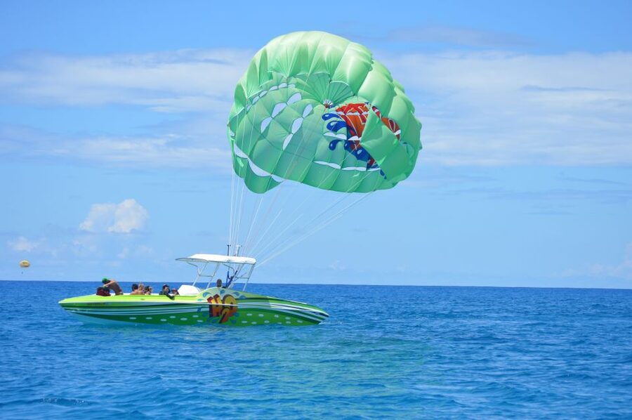 Oahu: Parasail on Maunalua Bay with Diamond Head Views - Photos and Video: Get the Proof Without Risking Your Camera