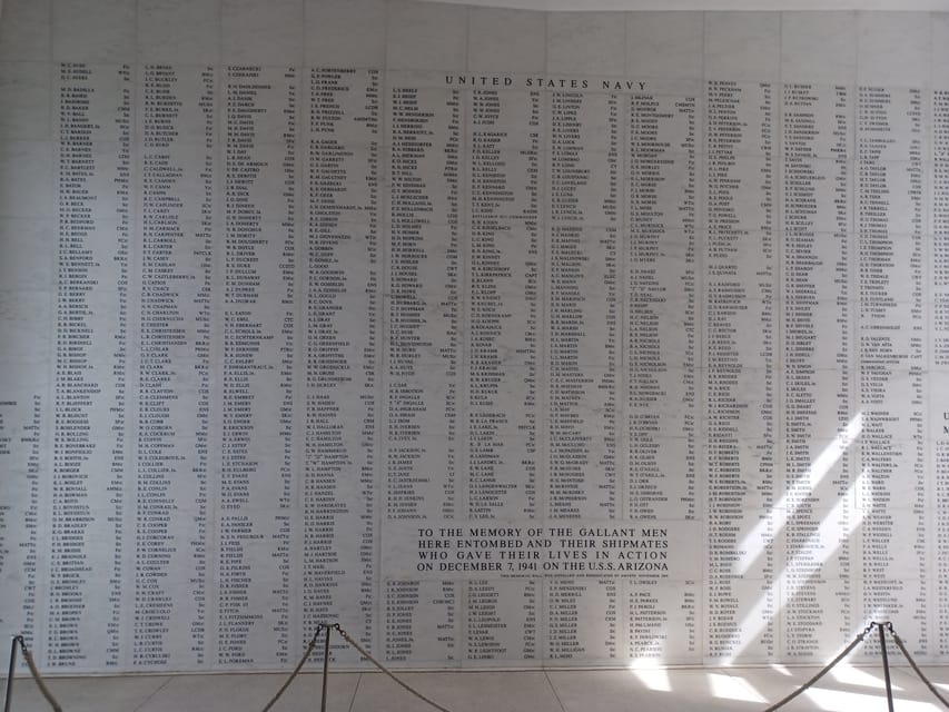 Oahu: Pearl Harbor Admiral's VIP Narrated Multimedia Tour - Using the smartphone audio guide without getting lost