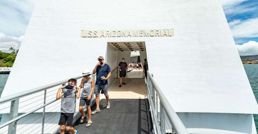 Oahu: Pearl Harbor Battleships Group Tour - Waikiki Pickup to Pearl Harbor Visitor Center: Timing Tips