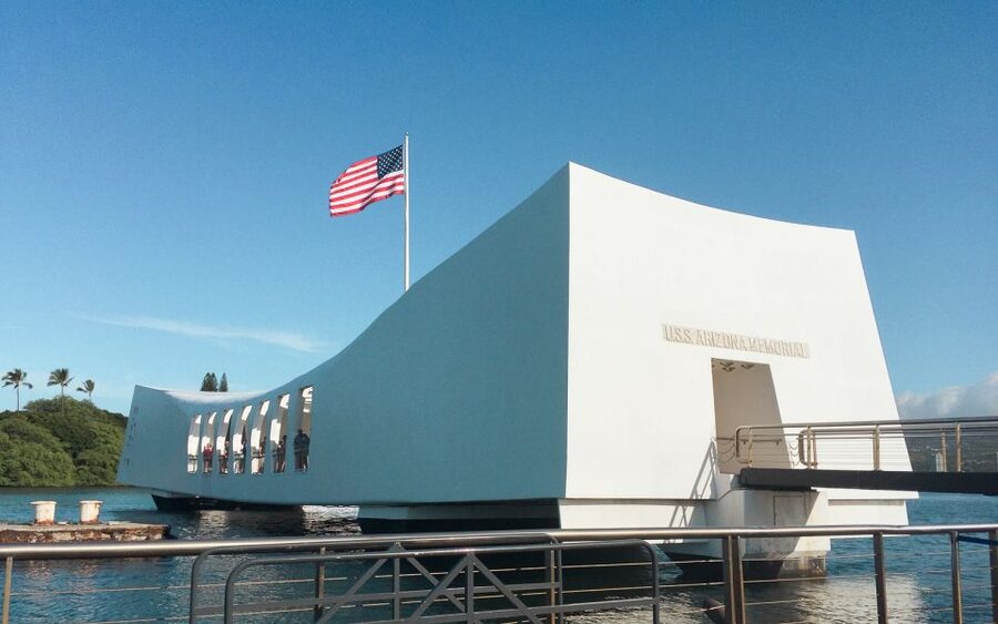 Oahu: Pearl Harbor, USS Arizona, and City Highlights Tour - Guide quality is the multiplier here