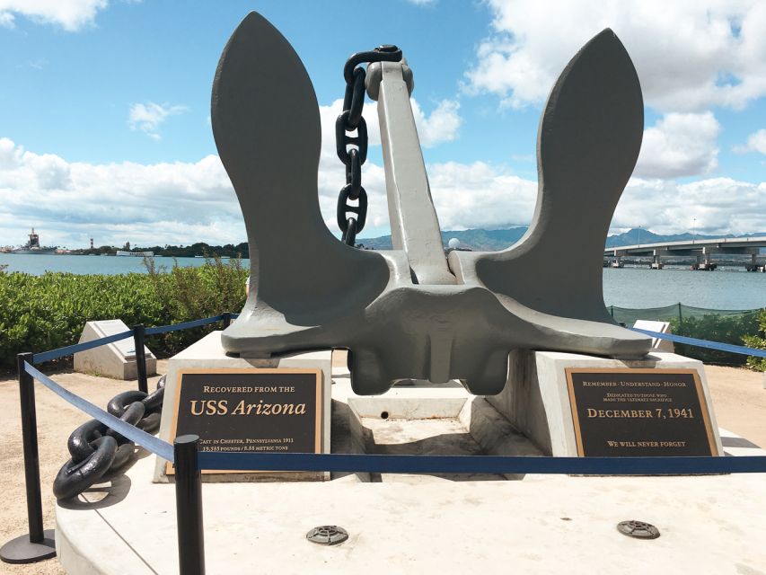 Oahu: Pearl Harbor, USS Arizona, and City Highlights Tour - The USS Arizona memorial boat ride: what you get and what to expect