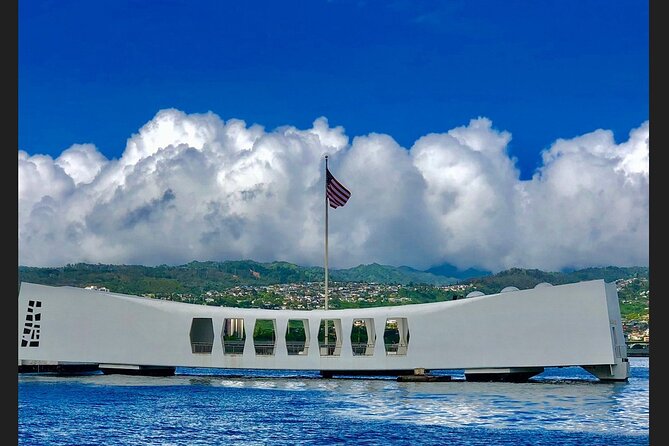 Oahu: Pearl Harbor USS Arizona Memorial Tour - Punchbowl Crater: a stop that changes the tone of the day