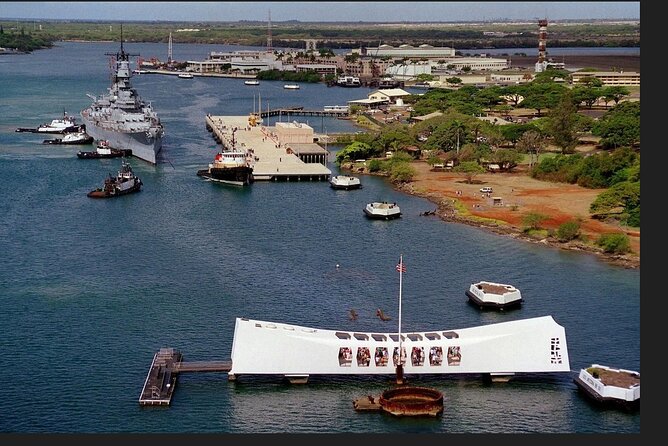 Oahu: Pearl Harbor USS Arizona Memorial Tour - Honolulu drive-by landmarks: Iolani Palace, Kamehameha, Aloha Tower
