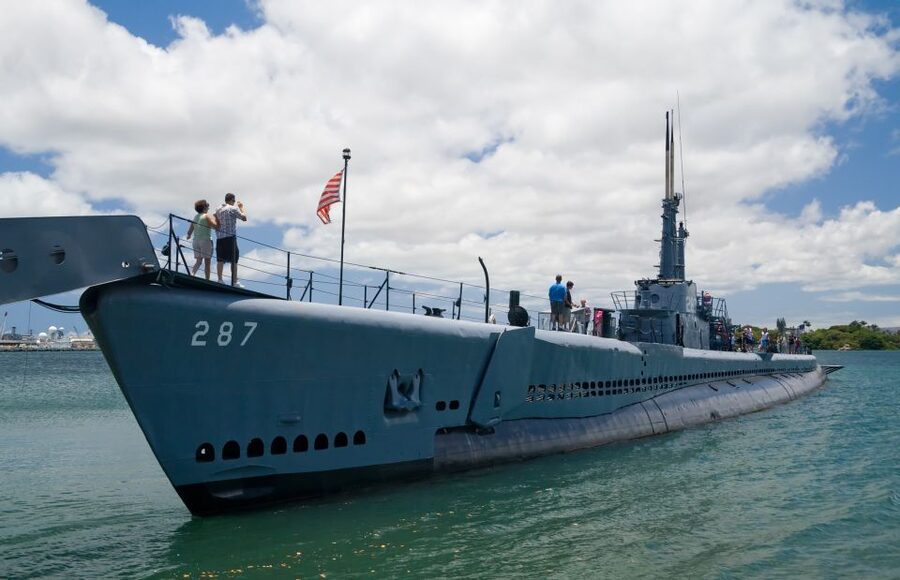Oahu: Pearl Harbor, USS Arizona, Might Mo, & Honolulu Tour - Tour guide impact: why the narration can make or break the day