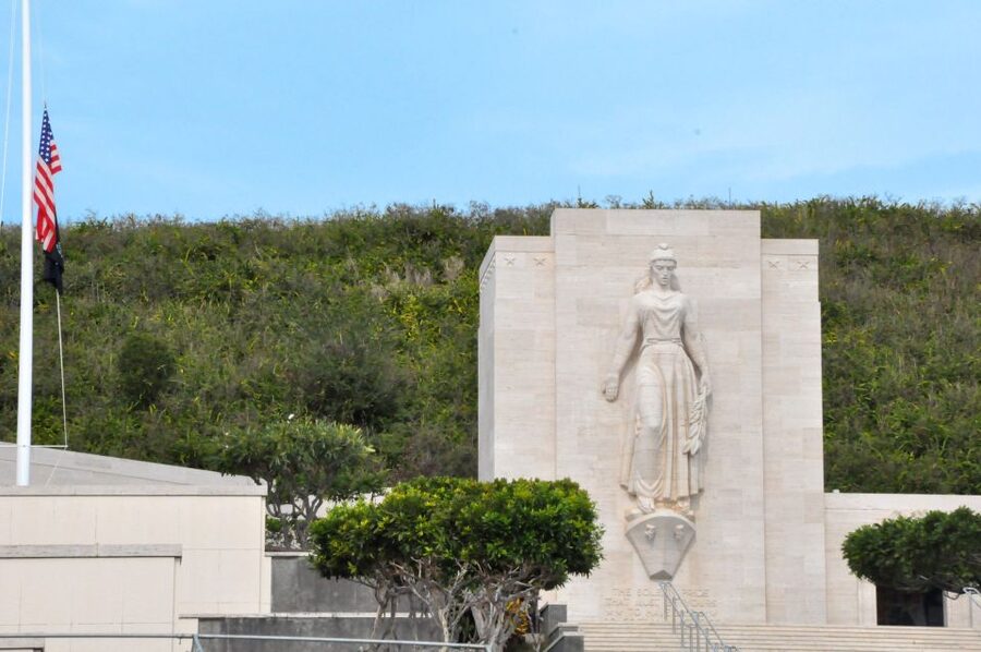 Oahu: Pearl Harbor, USS Arizona, Might Mo, & Honolulu Tour - Who this tour fits best