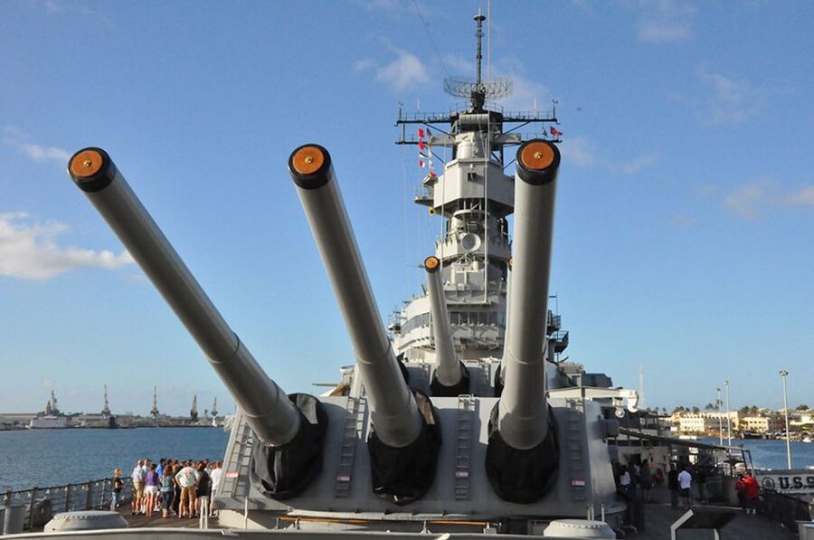 Oahu: Premium Missouri, Arizona & Top of the Tower Tour - Premium mini coach and a tight Pearl Harbor schedule that still feels human
