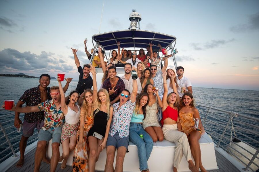 Oahu: Premium Waikiki Sunset Party Cruise with Live DJ - The Onboard Light Show: Live DJ, Dance Floor, and Sound