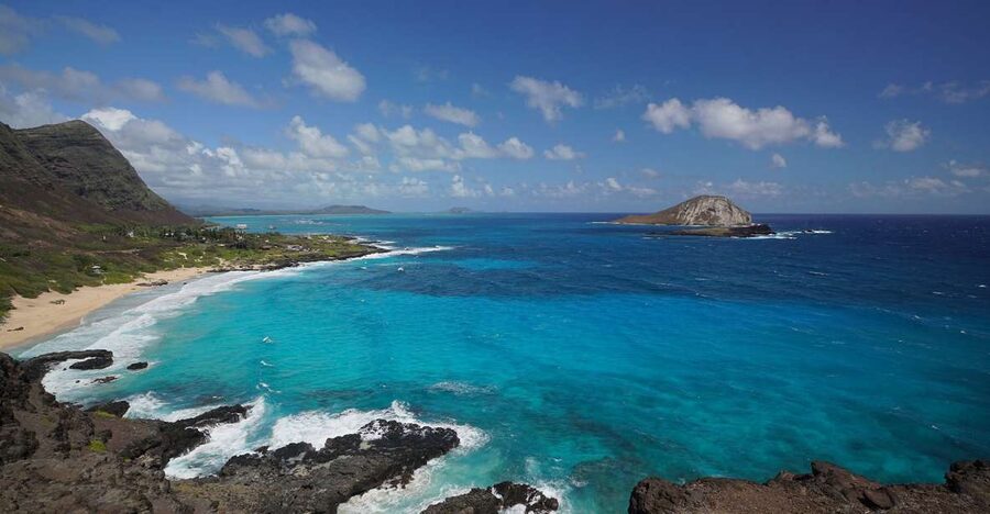 Oahu: Private Best of Oahu Sightseeing Tour - Included value: transportation, water, and Byodo-in Temple fees