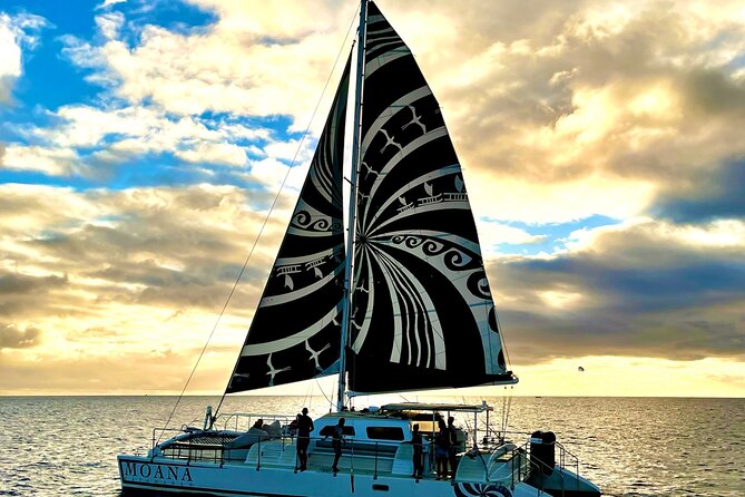 Oahu's Waikiki Coast: Moana’s Sunset Cocktail Sail - The route: Waikiki coastline, out past Diamond Head, then back again