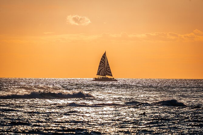 Oahu's Waikiki Coast: Moana’s Sunset Cocktail Sail - The Moana Catamaran experience: small details that matter