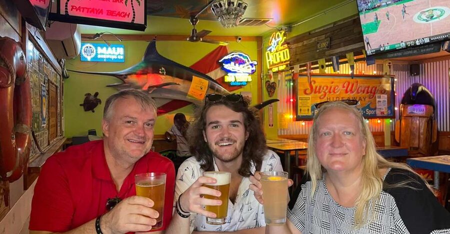 Oahu: Sips & Secrets of Hawaii Pub Crawl - Stop 1 through Stop 4: what the two hours feels like