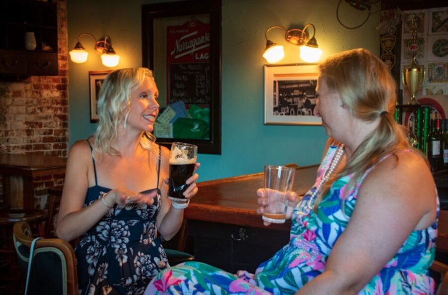 Oahu: Sips & Secrets of Hawaii Pub Crawl - The history angle: Hawaiian stories you did not get in a mainland classroom