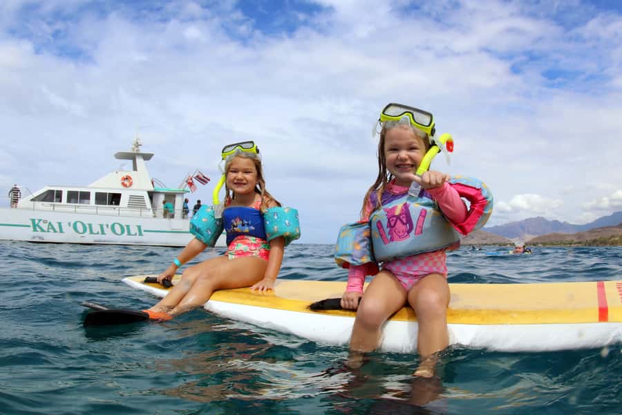 Oahu: Snorkeling & Dolphin Watch Cruise w/ Luau Style Buffet - English and Japanese Narration: More Than Just Facts on a Screen