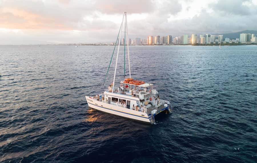 Oahu: Sunset Sail Cruise in Waikiki - FAQ