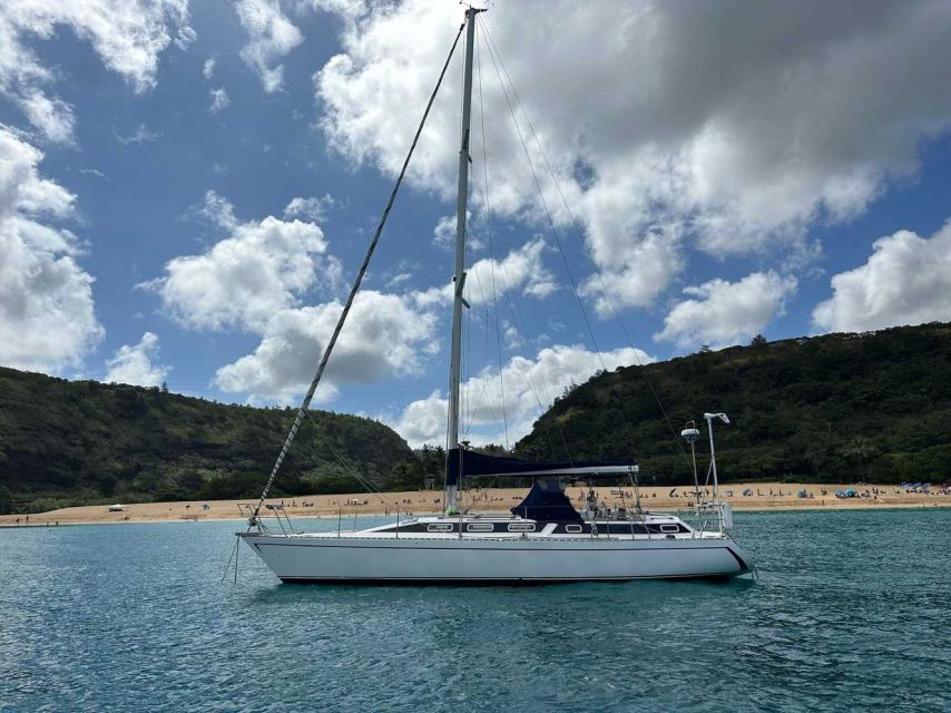 Oahu: Sunset sailing in small intimate groups - The Universe Yacht and the Ala Wai Slip 429 Meet-Up