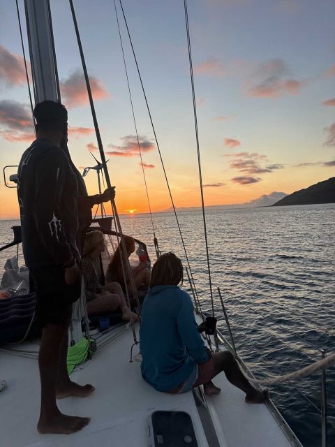 Oahu: Sunset sailing in small intimate groups - Sunset Timing: City Lights, Moon Rise, and Why This Works