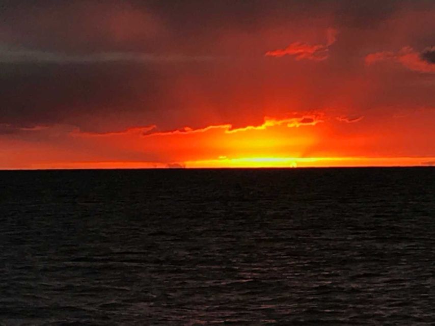 Oahu: Sunset sailing in small intimate groups - Should You Book This Oahu Sunset Sailing Tour?