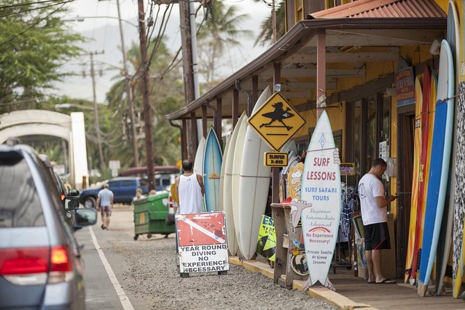 Oahu Ultimate Circle Island Tour Full Day Experience - Tropical Farms, macadamia samples, and Jurassic Valley photo stops