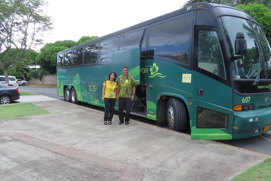 Oahu: Waikele Premium Outlets Roundtrip Bus From Waikiki - The VIP Digital Booklet: A Deal-Magnet If You Use It Early