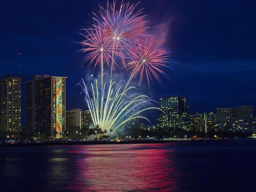 Oahu: Waikiki Fireworks Boat Cruise from Oahu - The 2-Hour Plan, Stop by Stop (Ala Moana, Diamond Head, Waikiki)
