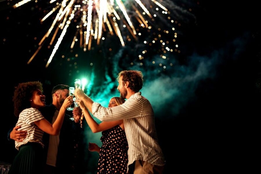 Oahu: Waikiki Friday Fireworks Cruise with Snacks and Drinks - Key things I’d plan around
