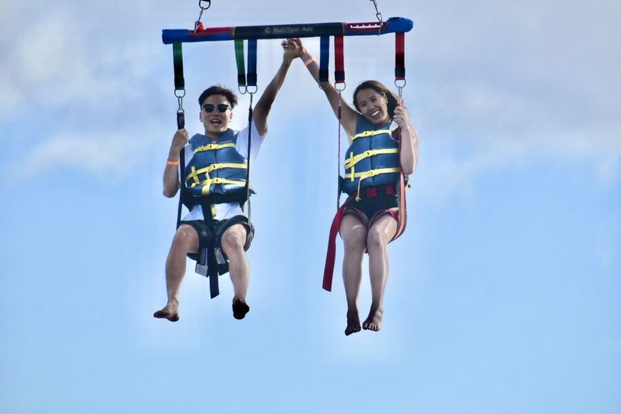 Oahu: Waikiki Parasailing - Up in the Air: What the Wind Feels Like at 600 Feet and Beyond