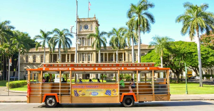 Oahu: Waikiki Trolley Hop-on Hop-off All-Line Pass - Green Line to Diamond Head and KCC Farmers Market