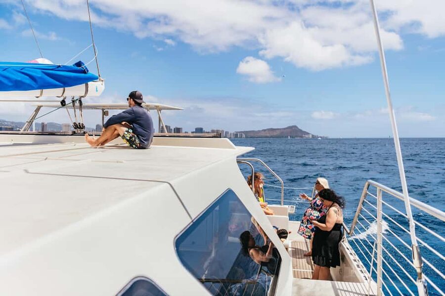 Oahu: Waikiki Turtle Snorkel Sail - Sailing Waikīkī and Diamond Head From the Water